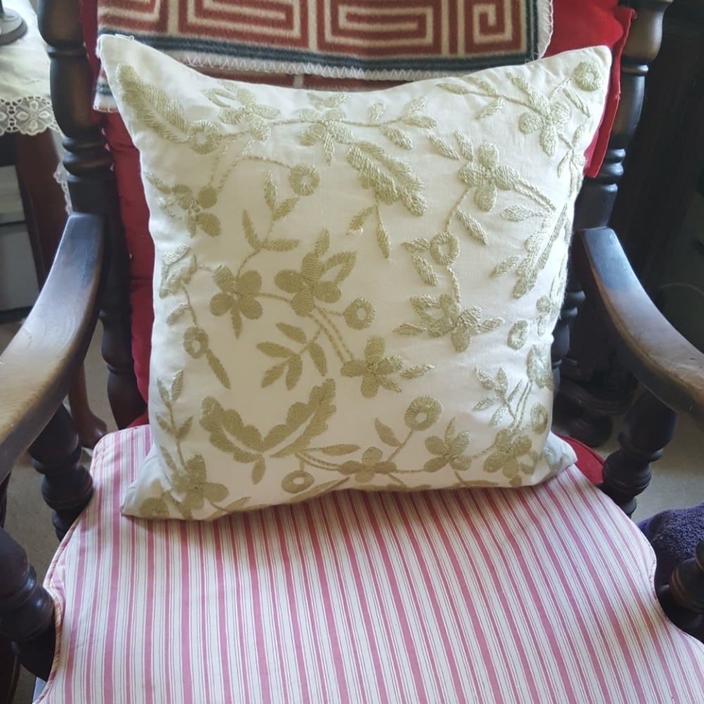 Rachel Ashwell Shassy chic Linen pillow